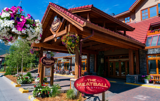 Ptarmigan Inn Exterior