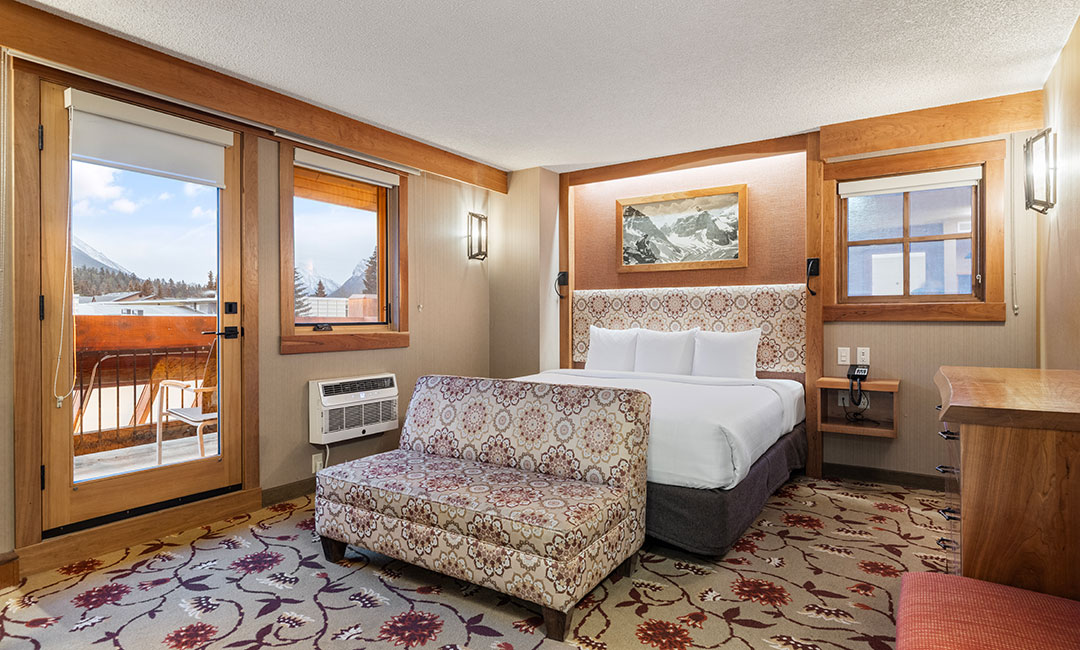 Mountain-view-king Mountain view king suite