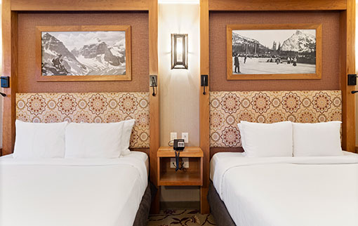 Superior room with one queen bed